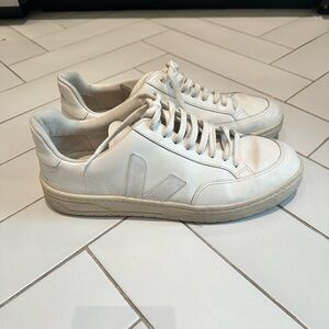 VEJA men’s sneaker size 11